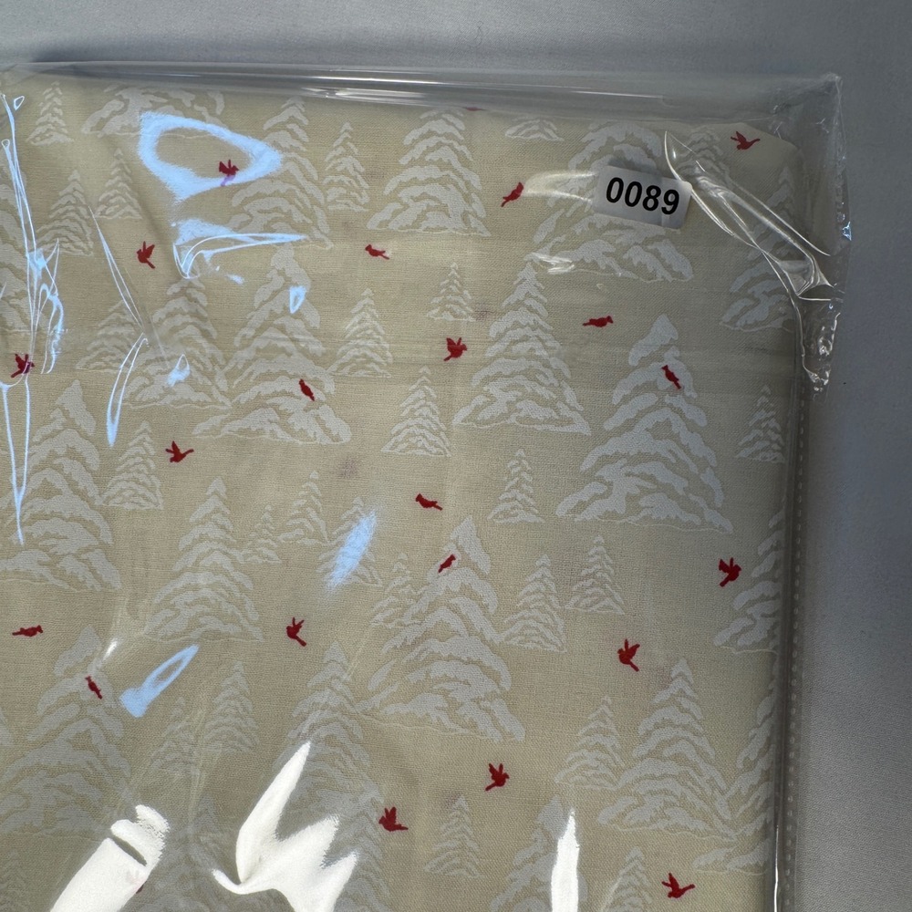 Fabric Remnant 44" x 37" Beige Winter Trees Cardinals Holiday - Picture 3 of 3